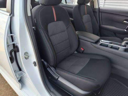 New 2025 Nissan Sentra SR image 12