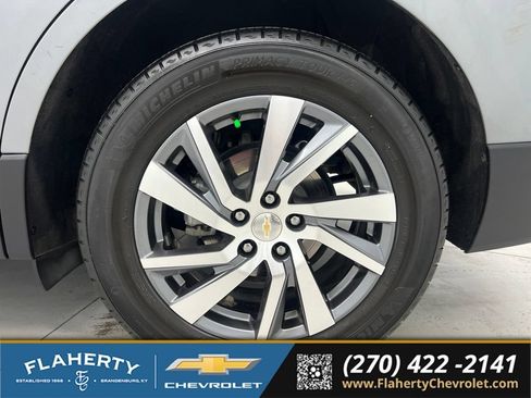Used 2023 Chevrolet Equinox Premier AWD/4WD image 19