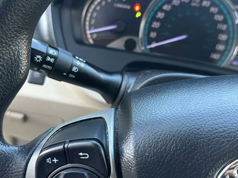 Used 2013 Toyota Venza LE image 30