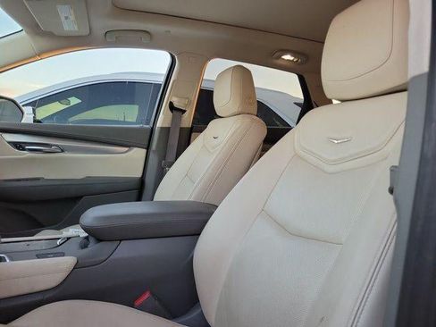 Used 2019 Cadillac XT5 Luxury FWD image 4