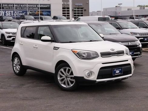 Used 2018 Kia Soul + FWD image 2