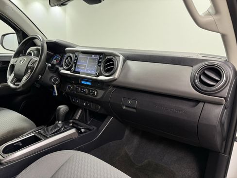 Used 2021 Toyota Tacoma SR5 w/ Technology Package image 23