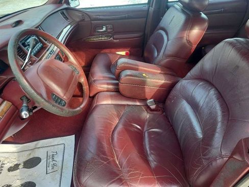 Used 1997 Lincoln Town Car Signature image 10