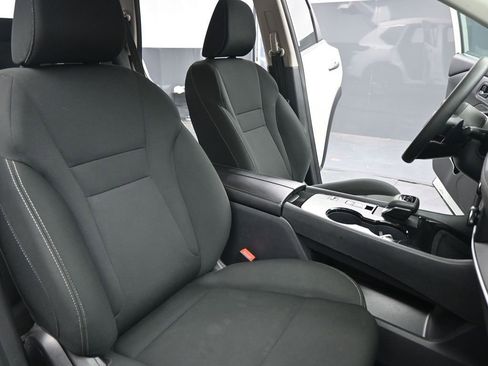 Used 2024 Nissan Rogue S image 20