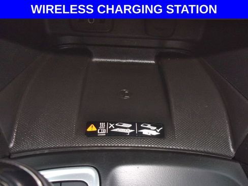 Used 2018 Chevrolet Equinox Premier image 10