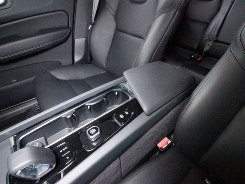 Certified 2025 Volvo XC60 B5 Core w/ Climate Package image 11