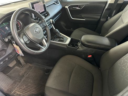Used 2023 Toyota RAV4 XLE w/ Convenience Package image 9