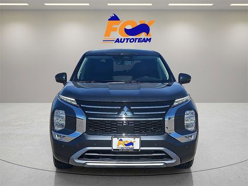 Used 2025 Mitsubishi Outlander SE image 8