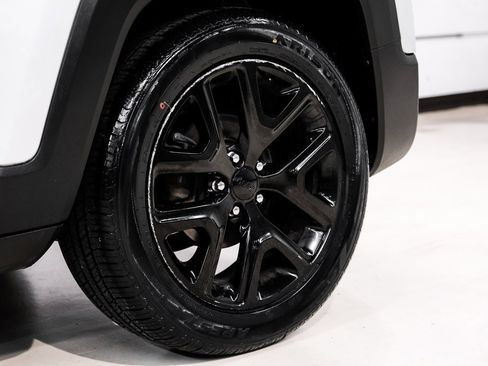 Used 2017 Jeep Renegade Altitude image 58