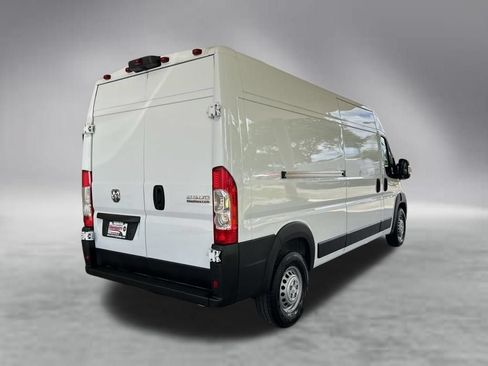 Used 2025 RAM ProMaster 2500 w/ Convenience Group FWD image 3