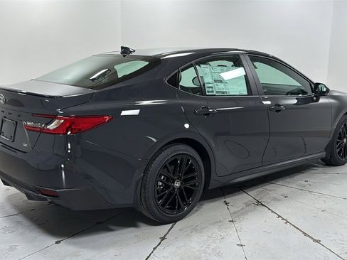 New 2026 Toyota Camry SE image 5