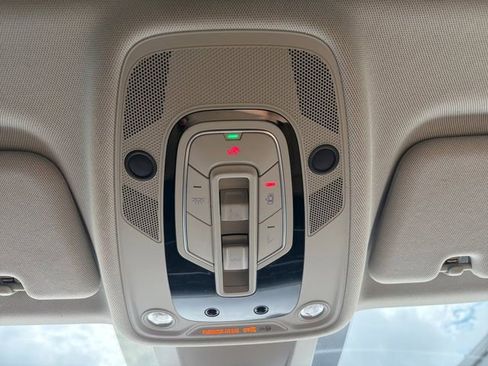 Used 2019 Audi Q8 Prestige image 11