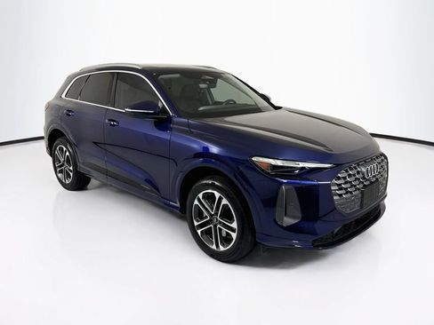 Used 2025 Audi Q5 Premium Plus w/ Premium Plus AWD/4WD image 3