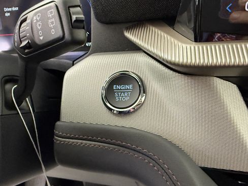 New 2026 Ford Explorer Active w/ Active Comfort Package RWD image 29