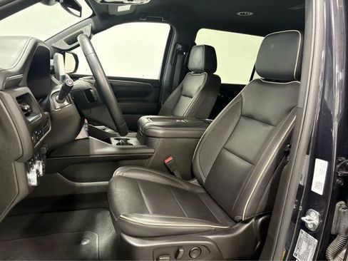 Used 2024 GMC Yukon XL SLT w/ Max Trailering Package AWD/4WD image 13