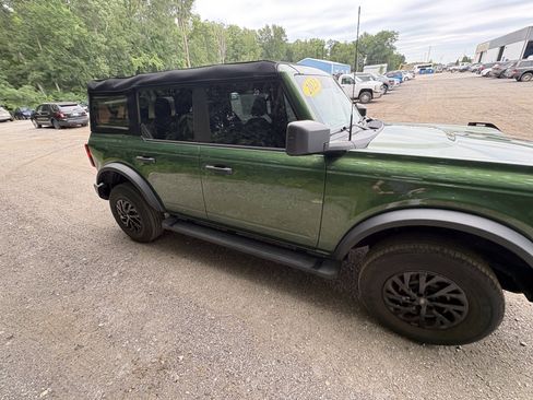 Used 2023 Ford Bronco 4-Door AWD/4WD image 14
