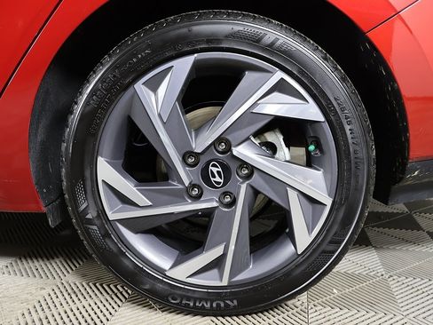 Certified 2024 Hyundai Elantra SEL w/ Convenience Package image 21