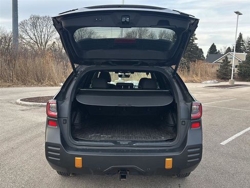 Used 2022 Subaru Outback Wilderness w/ Wilderness Package image 15