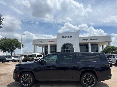 Used 2024 Jeep Compass Limited AWD/4WD image 8