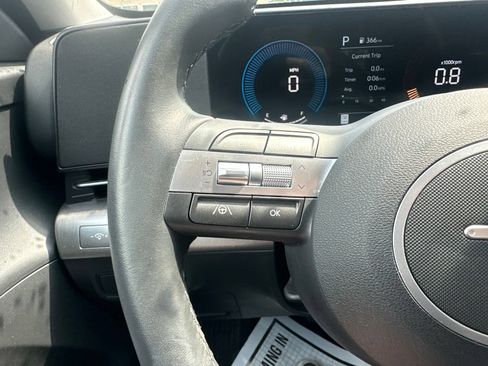 Used 2025 Hyundai Kona SEL AWD/4WD image 40