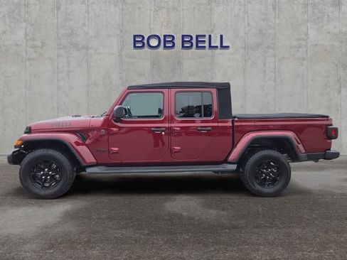 Used 2022 Jeep Gladiator Sport AWD/4WD image 2