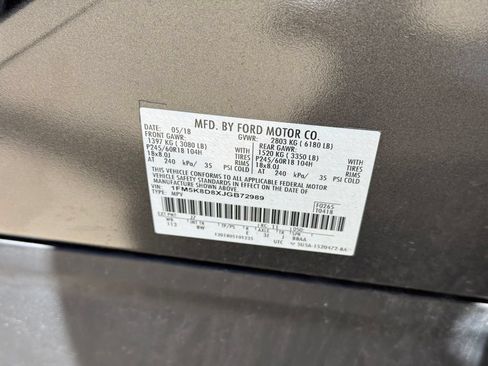 Used 2018 Ford Explorer XLT w/ Equipment Group 202A AWD/4WD image 10