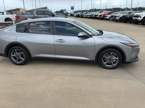 Used 2025 Kia K4 FWD image 2