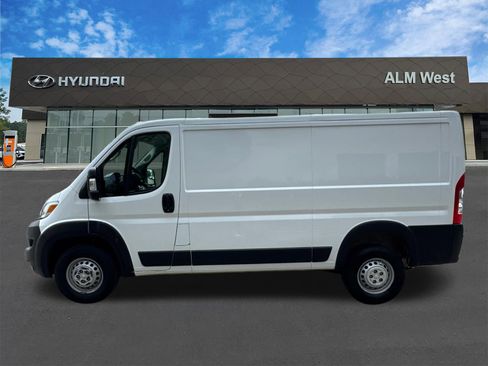 Used 2025 RAM ProMaster 2500 w/ Convenience Group FWD image 8