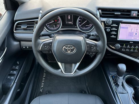 Used 2020 Toyota Camry LE FWD image 13