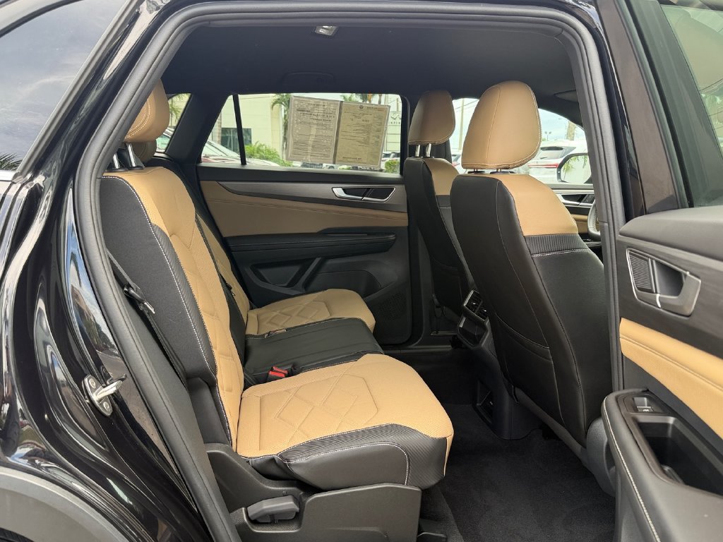 Used 2024 Volkswagen Atlas Cross Sport SE FWD image 15