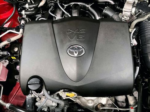 Used 2021 Toyota Highlander LE image 31