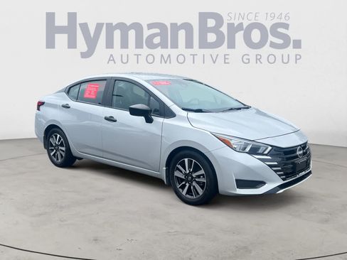 Certified 2024 Nissan Versa S w/ S Plus Package FWD image 2