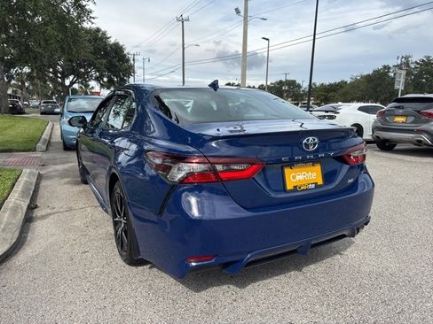 Used 2023 Toyota Camry SE image 5