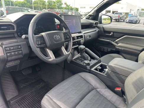 Certified 2026 Toyota 4Runner TRD Off-Road Premium AWD/4WD image 19