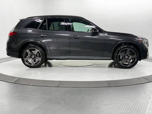 Used 2025 Mercedes-Benz GLC 350e 4MATIC w/ AMG Line image 37