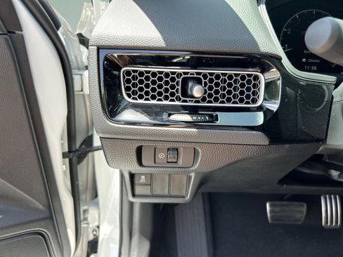 Used 2025 Honda Civic Sport image 14