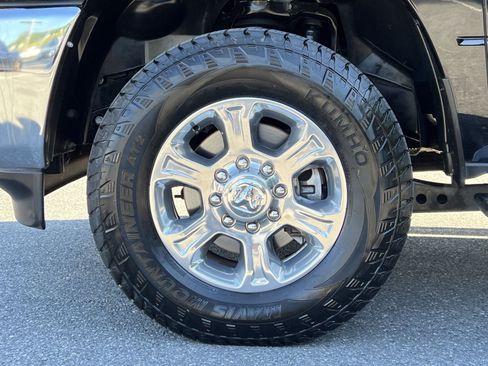 Used 2024 RAM 2500 Big Horn AWD/4WD image 17