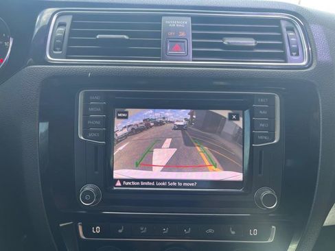 Used 2017 Volkswagen Jetta SEL image 15