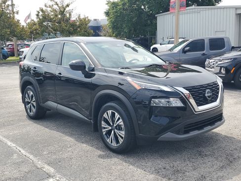 Certified 2023 Nissan Rogue SV FWD image 3