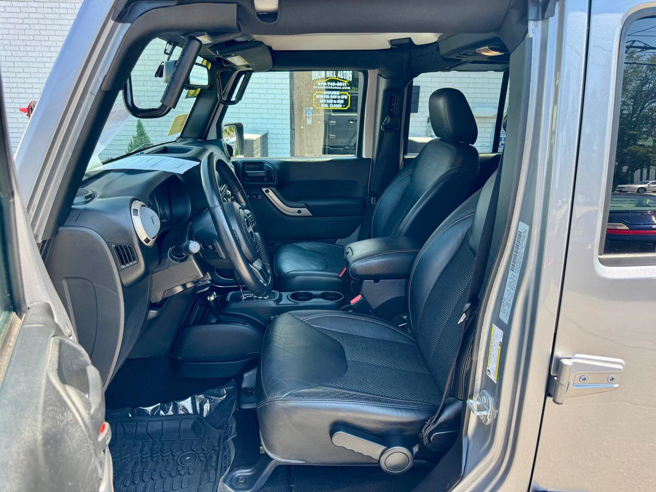 Used 2016 Jeep Wrangler Unlimited Sahara AWD/4WD image 19