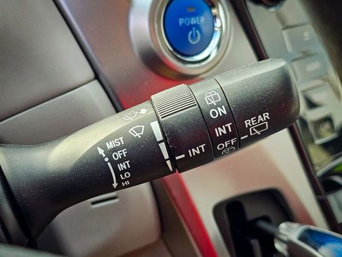 Used 2016 Toyota Prius V Two image 15