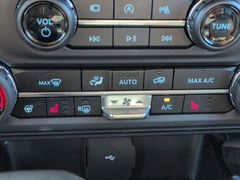 Certified 2024 Ford Bronco Outer Banks w/ Sasquatch Package image 25