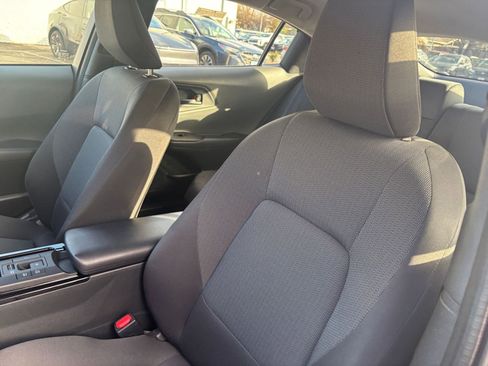 Used 2025 Toyota Prius LE image 34