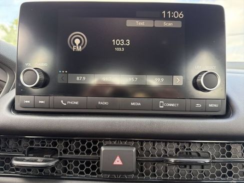 Used 2023 Honda HR-V LX image 22