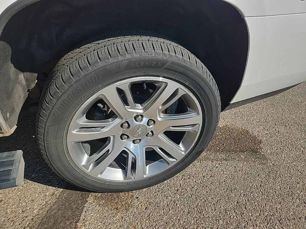 Certified 2018 Cadillac Escalade Premium Luxury AWD/4WD image 41