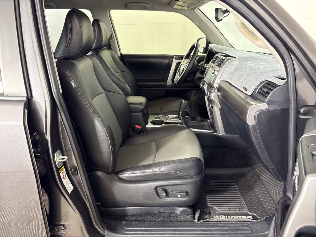 Used 2017 Toyota 4Runner SR5 Premium RWD image 6