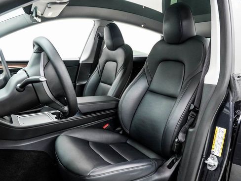 Used 2025 Tesla Model Y Long Range image 6