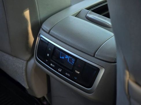Used 2018 Toyota Highlander Limited image 37