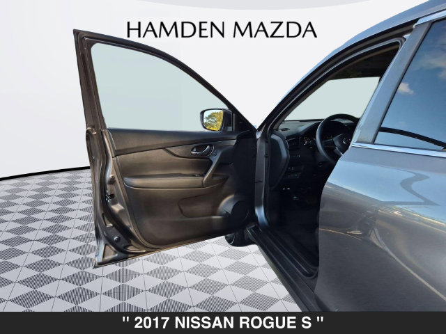 Used 2017 Nissan Rogue S AWD/4WD image 11
