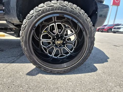 Used 2019 Ford F350 Platinum w/ Platinum Ultimate Package AWD/4WD image 18